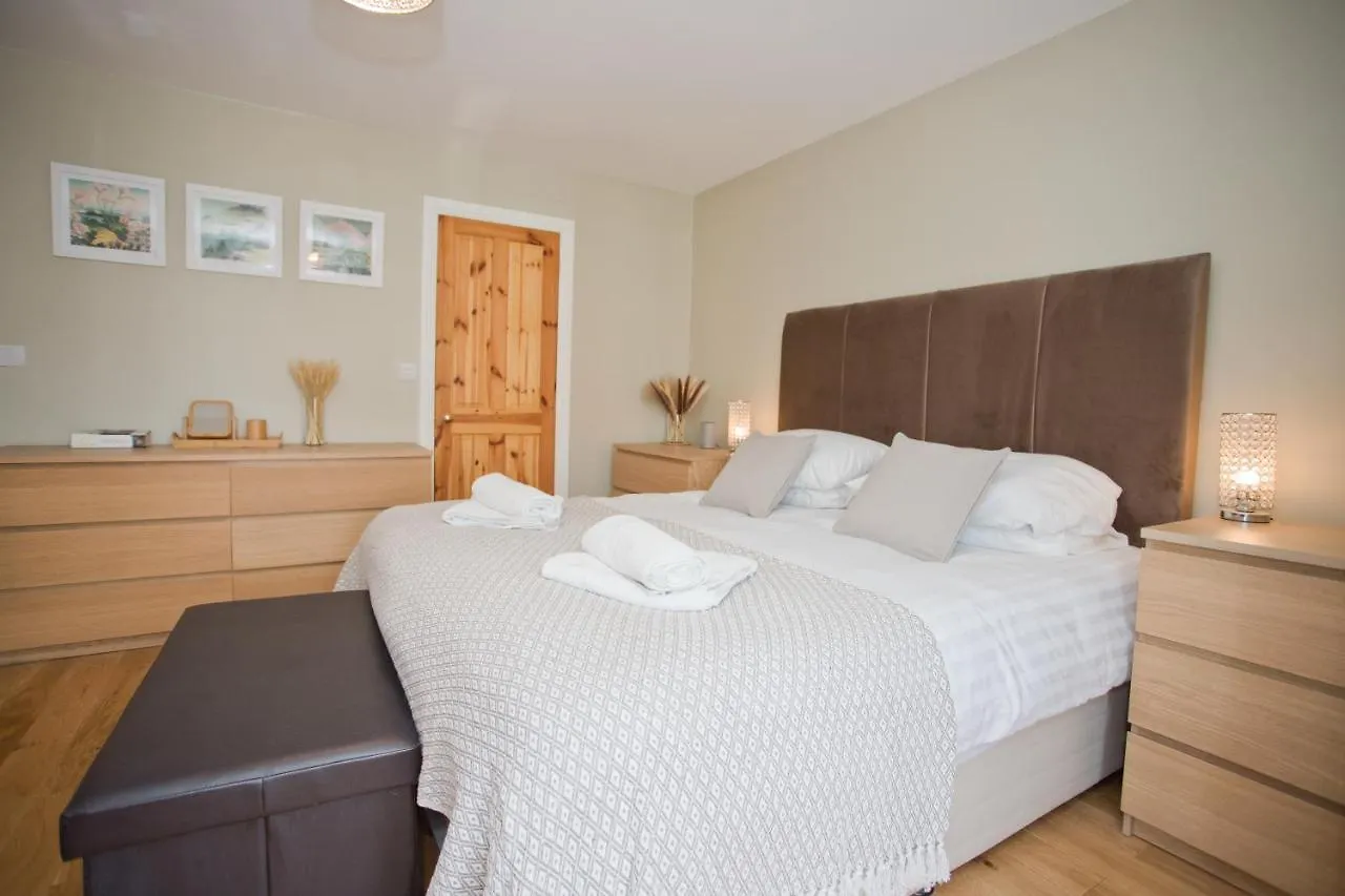 Luxury Home - Hot Tub - Pool Table - Gym - Sauna - Cinema Room - Free Parking - Close To Beach Bournemouth