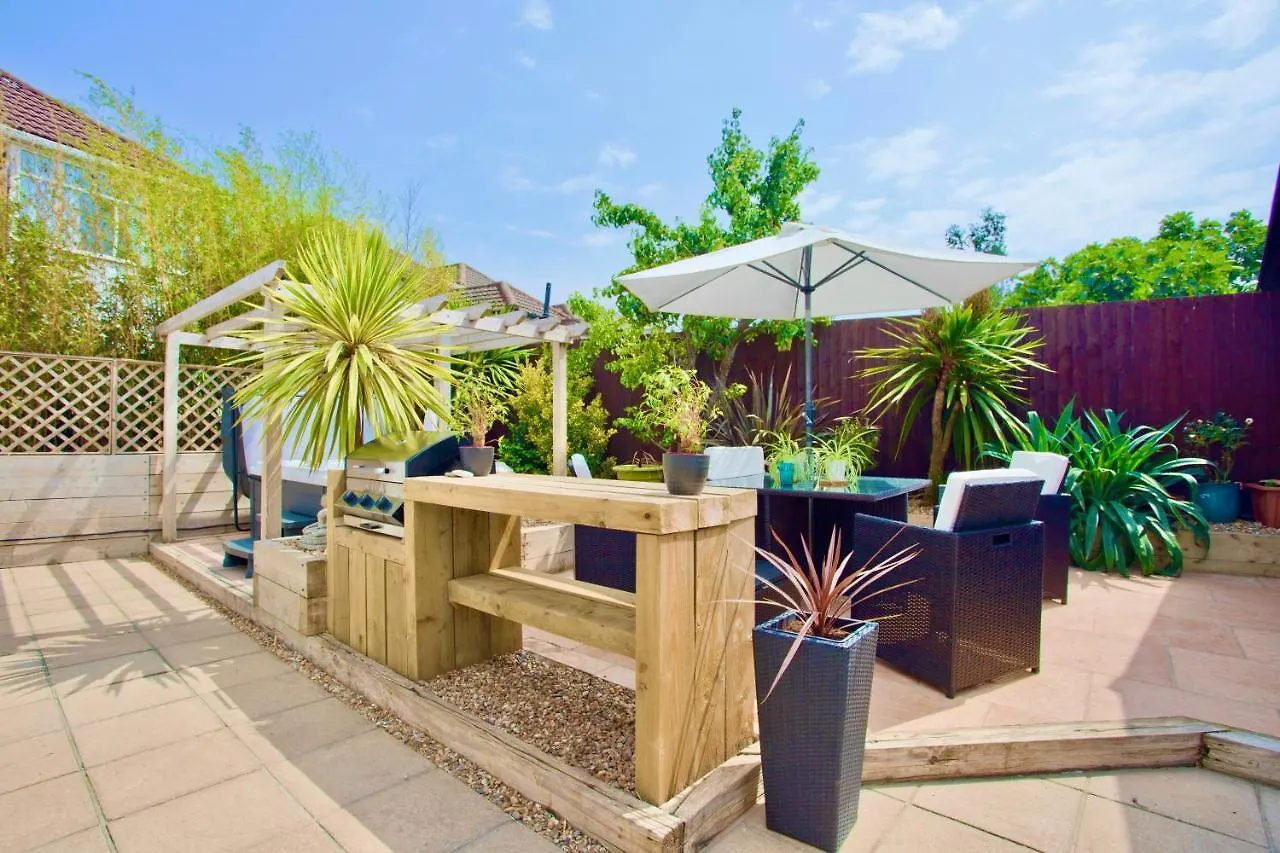 Holiday home Luxury Home - Hot Tub - Pool Table - Gym - Sauna - Cinema Room - Free Parking - Close To Beach Bournemouth