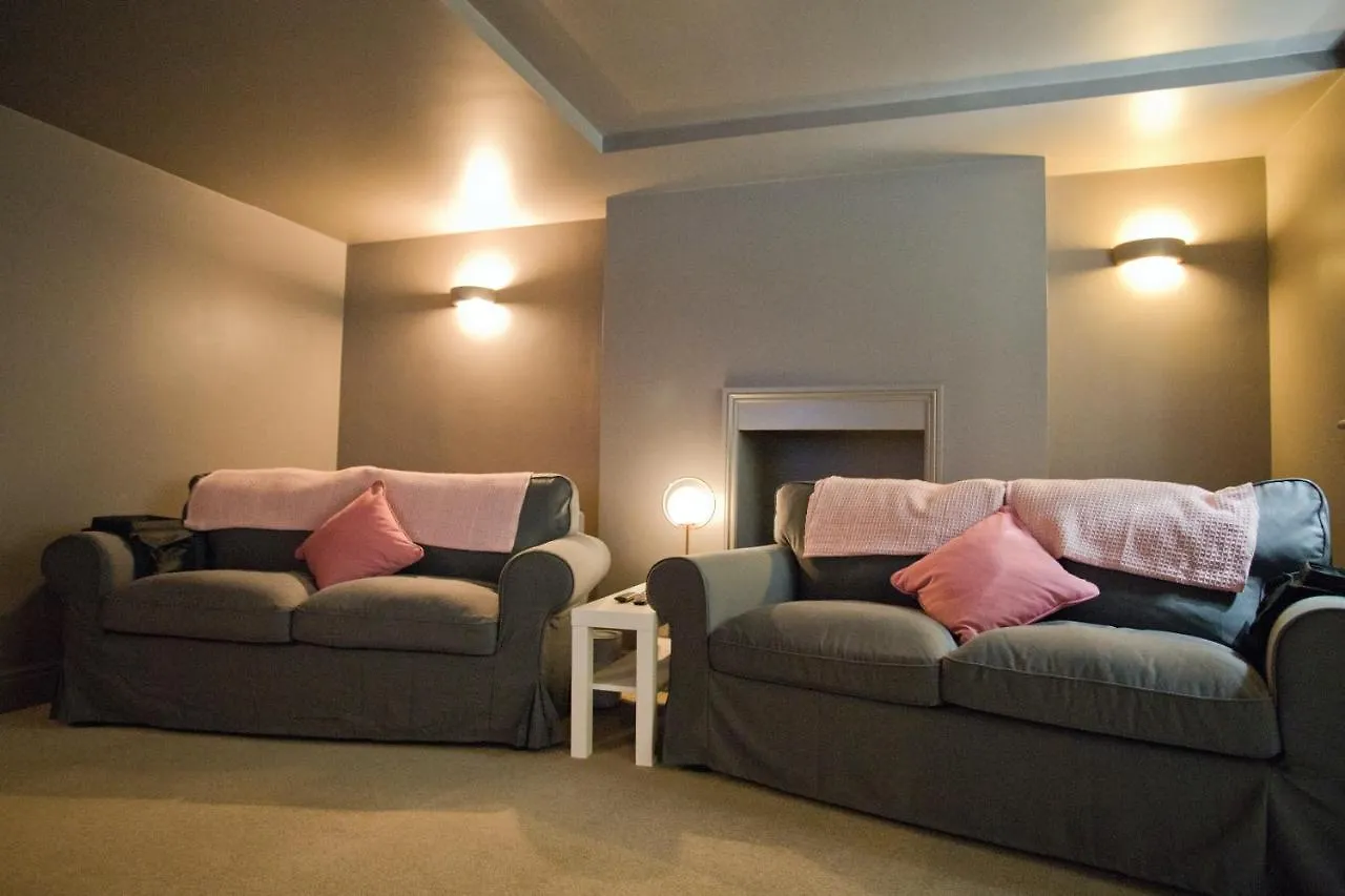 Luxury Home - Hot Tub - Pool Table - Gym - Sauna - Cinema Room - Free Parking - Close To Beach 伯恩茅斯 0*,  英国