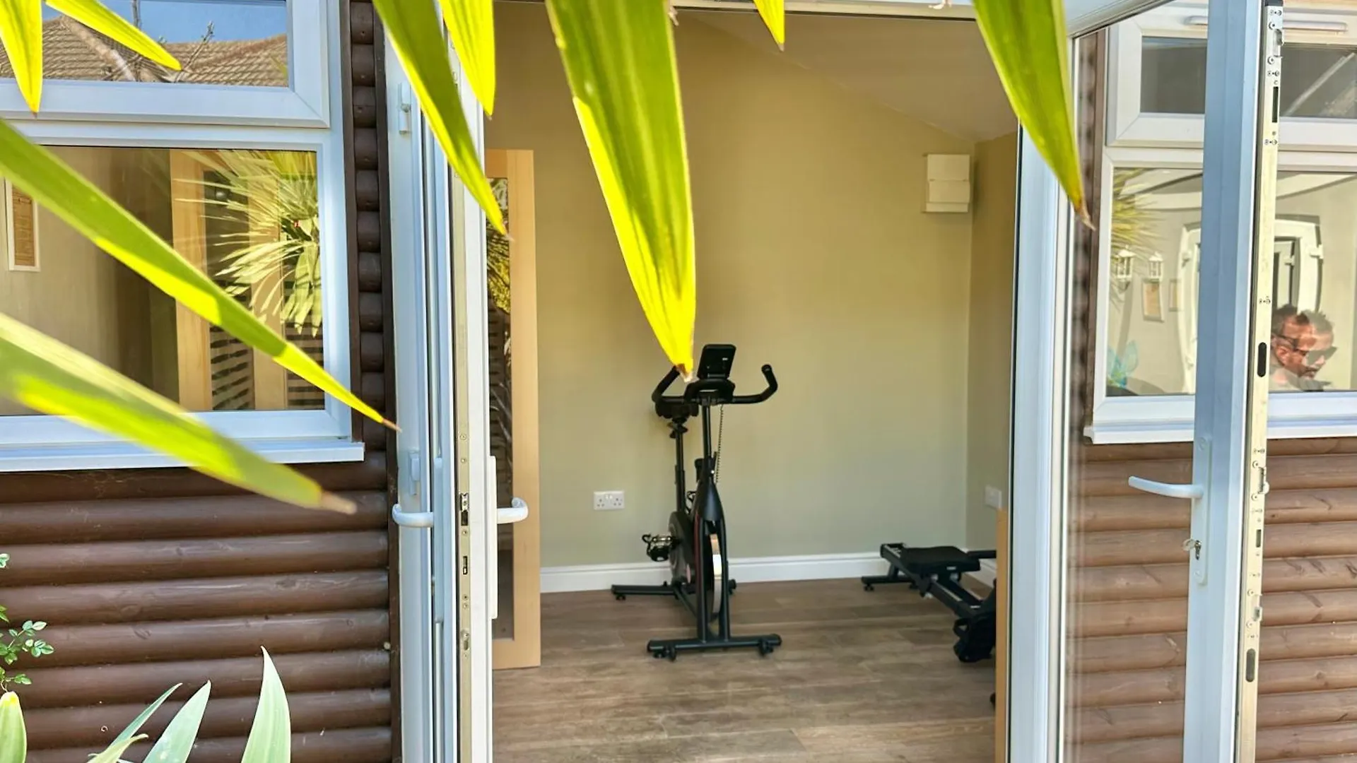 Luxury Home - Hot Tub - Pool Table - Gym - Sauna - Cinema Room - Free Parking - Close To Beach Bournemouth Holiday home