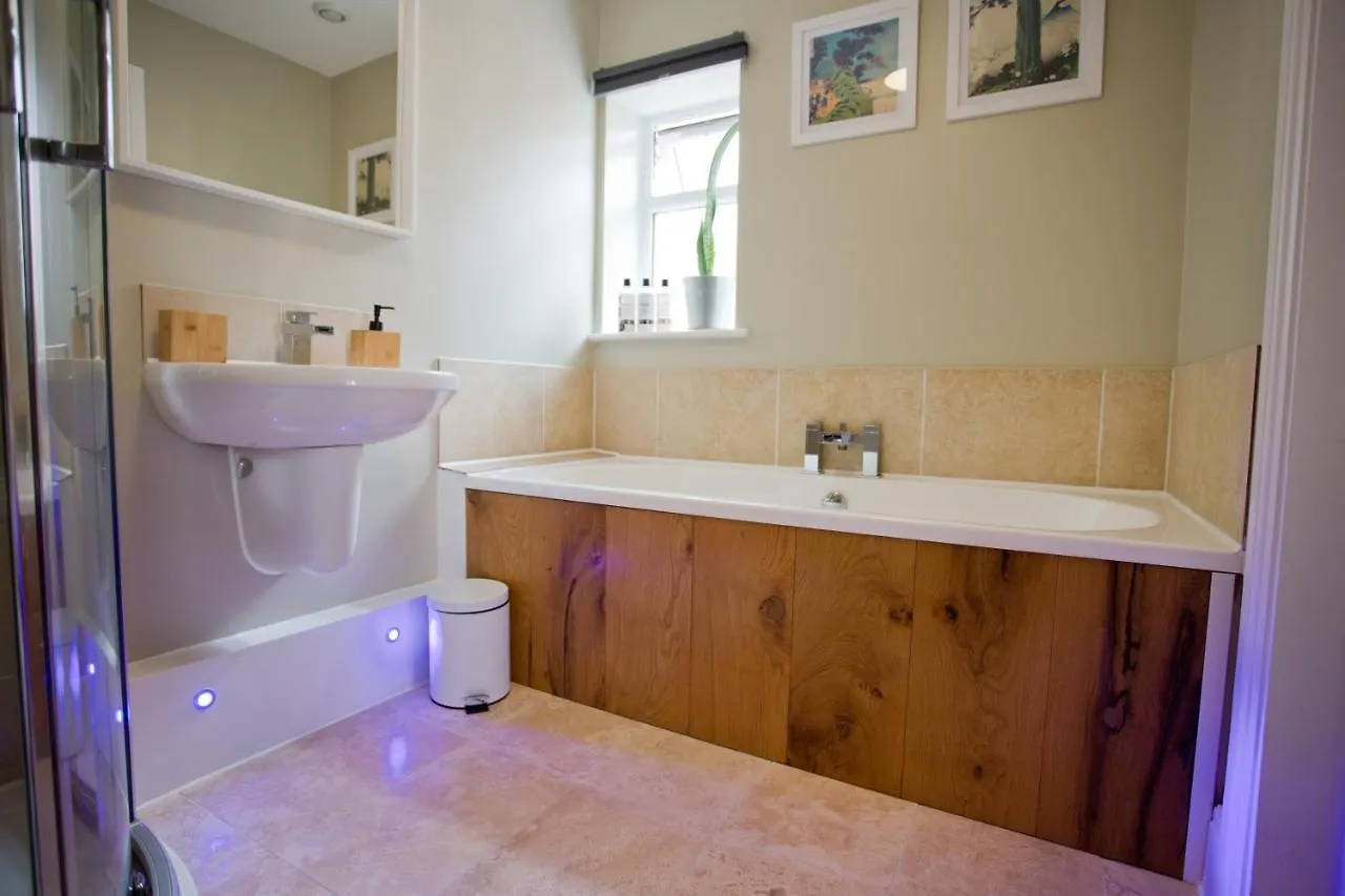 Luxury Home - Hot Tub - Pool Table - Gym - Sauna - Cinema Room - Free Parking - Close To Beach Bournemouth United Kingdom
