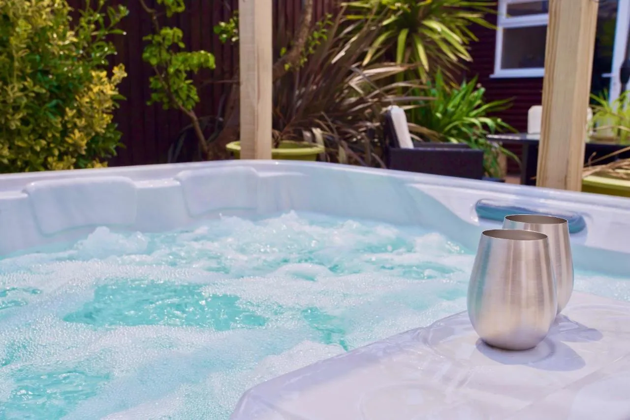 Luxury Home - Hot Tub - Pool Table - Gym - Sauna - Cinema Room - Free Parking - Close To Beach Bournemouth 0*,