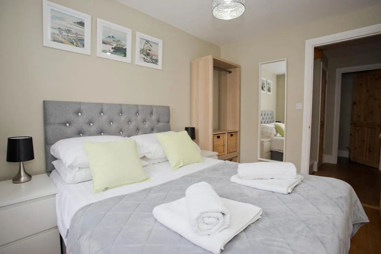 Luxury Home - Hot Tub - Pool Table - Gym - Sauna - Cinema Room - Free Parking - Close To Beach Bournemouth United Kingdom