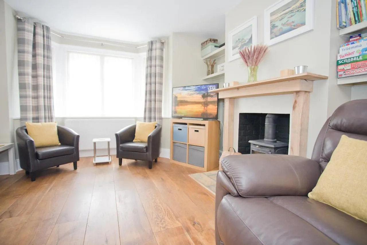 Luxury Home - Hot Tub - Pool Table - Gym - Sauna - Cinema Room - Free Parking - Close To Beach Bournemouth 0*,  United Kingdom